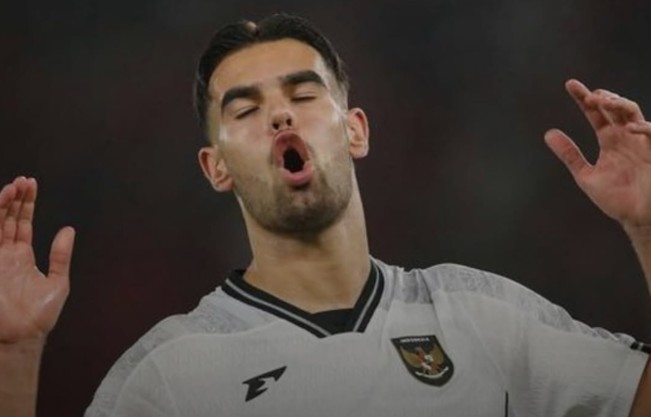 Jens Raven gagal manfaatkan peluang emas di awal laga. [Instagram]